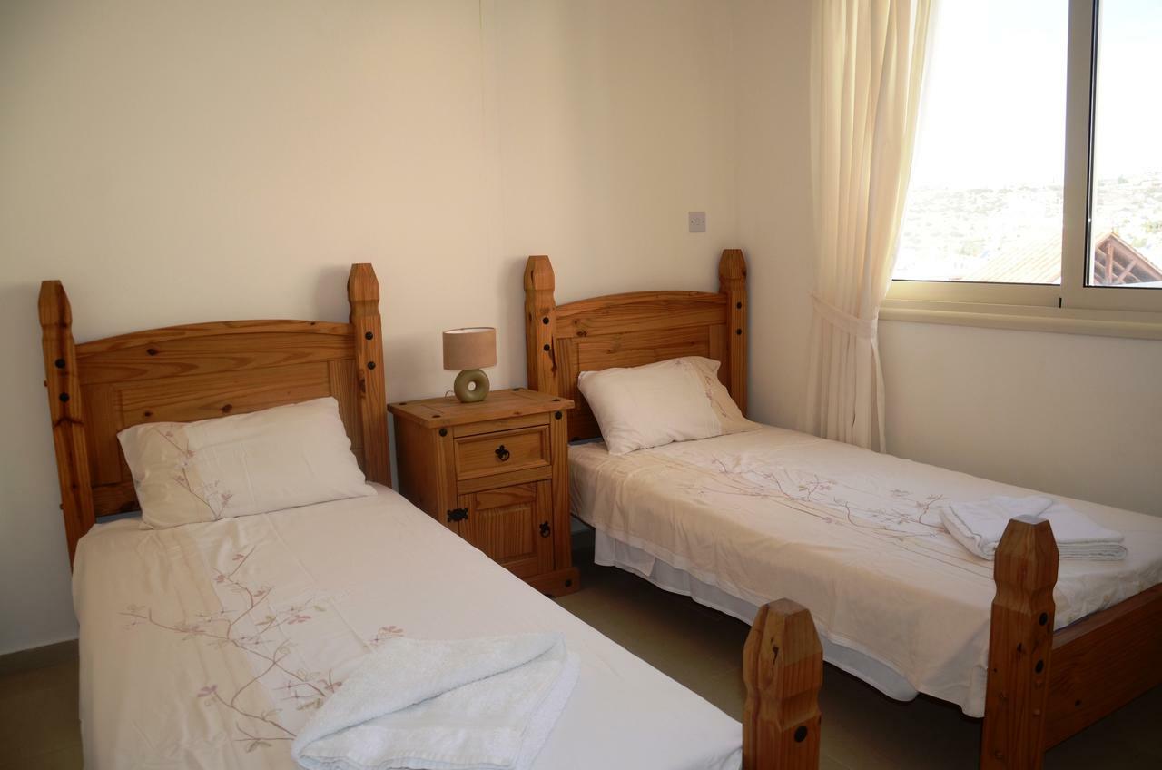 Top Floor, 2 Bedroom Apartment Vanessa D204, Free Wifi, Village View Peyia Oda fotoğraf