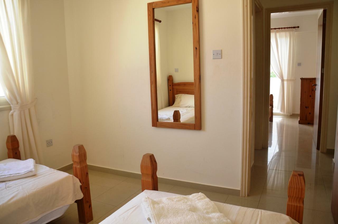 Top Floor, 2 Bedroom Apartment Vanessa D204, Free Wifi, Village View Peyia Oda fotoğraf