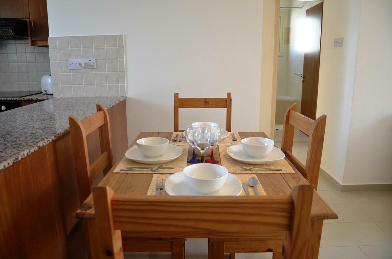 Top Floor, 2 Bedroom Apartment Vanessa D204, Free Wifi, Village View Peyia Oda fotoğraf