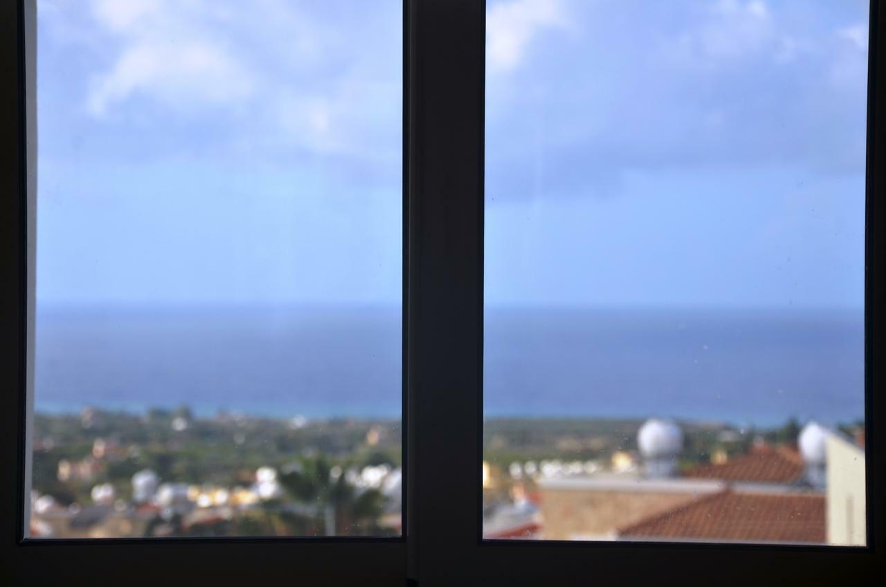 Top Floor, 2 Bedroom Apartment Vanessa D204, Free Wifi, Village View Peyia Oda fotoğraf