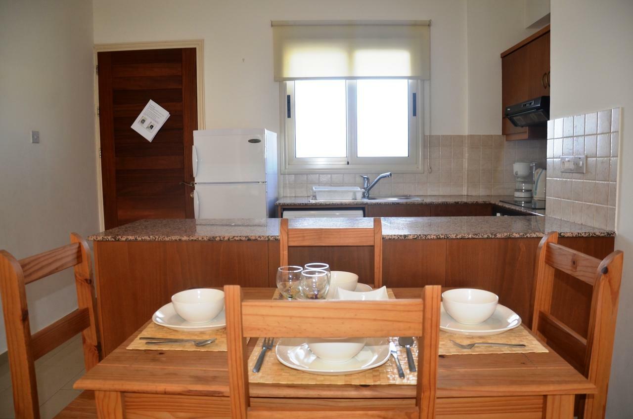 Top Floor, 2 Bedroom Apartment Vanessa D204, Free Wifi, Village View Peyia Oda fotoğraf